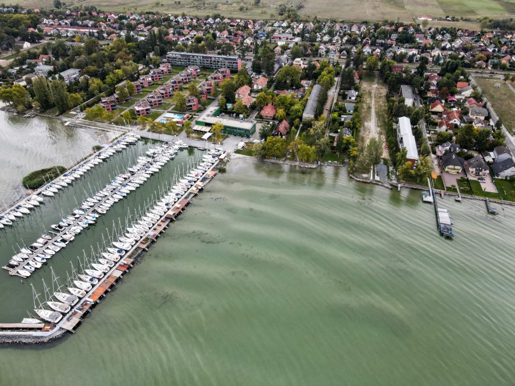 Balatonlelle eladó telek felülről